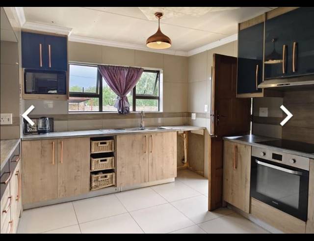 3 BEDROOM HOUSE FOR SALE IN ENNERDALE EXT 9